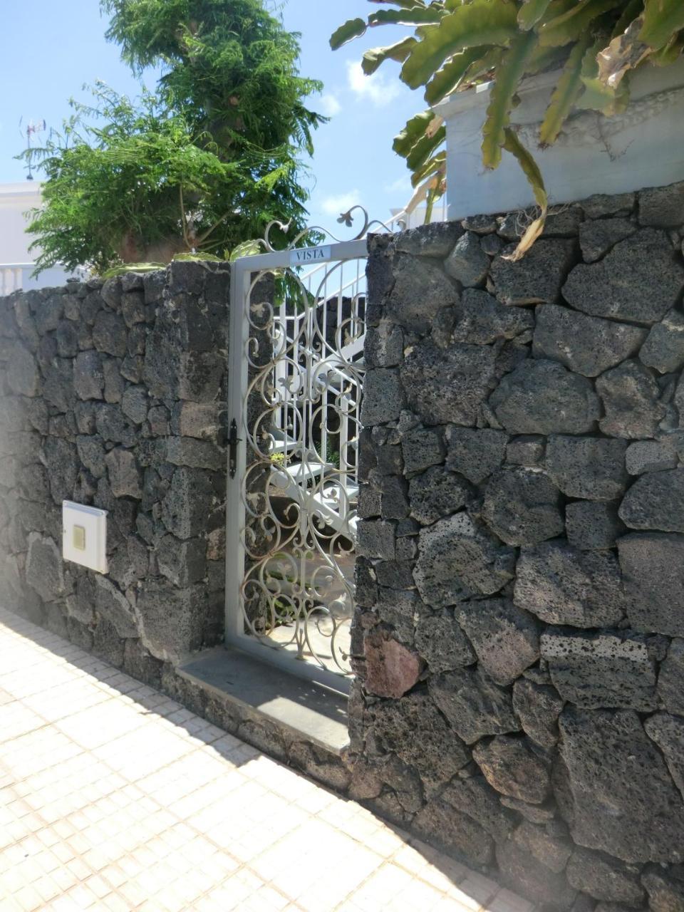 Apartments Gina Y Vista Oceano Puerto del Carmen  Exterior foto